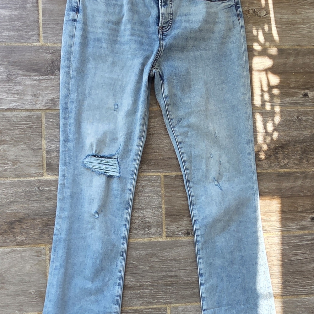 Express Skyscraper Mid Rise Jeans - Picture 9 of 13
